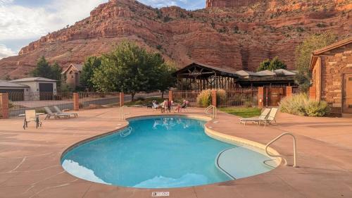 Coral Cliff View - Amazing Views and Pool