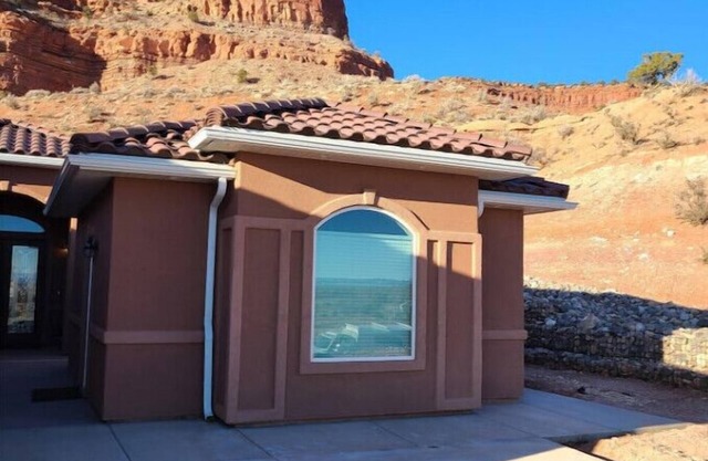 Coral Cliffs Casita