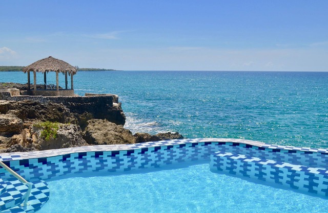 Coral Cottage Jamaica - Caribbean seaside villa, right outside of Negril!