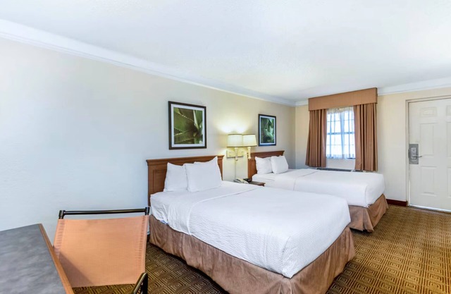 Coratel Inn & Suites by Jasper Wonderland 2 Double Bed NS