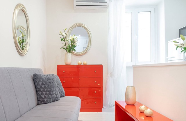Corfu Charm | Chic, Central, Convenient! | Fast WiFi