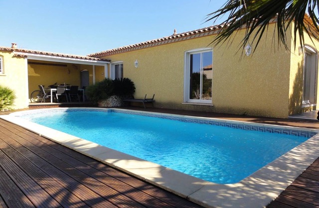 CORNEILLA LA RIVIERE FOR 6 PEOPLE, POOL + SPA, FULLY AIR-CONDITIONED