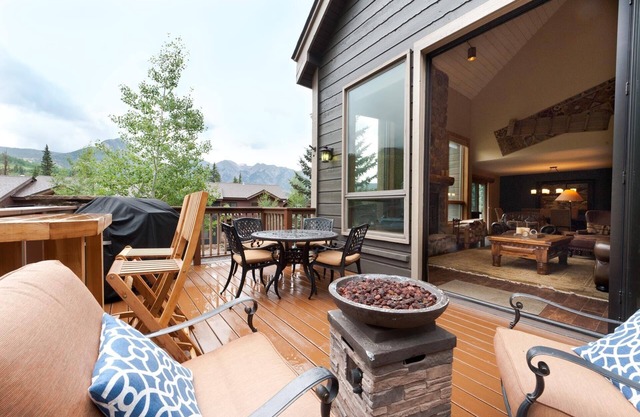 Corner Cascade Village Condo - Largest deck - Fire Pit - Views - Heated Pool