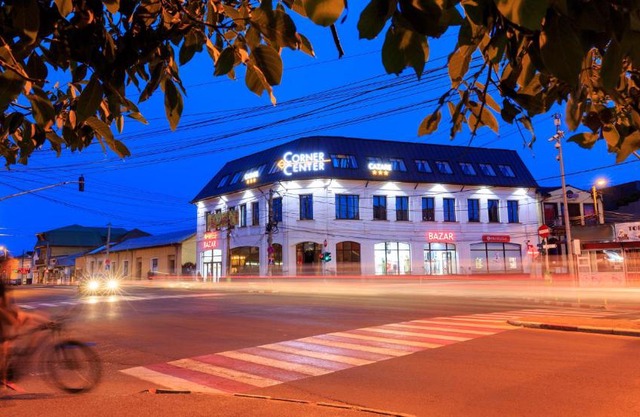 Corner Center Rental