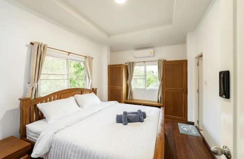 CORNER Home