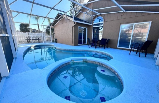 Corner Lot Pool Home Central Located near Disney