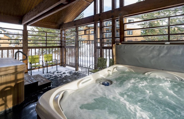 Corner Unitground Floor + Hot Tubspatio W/D in Unit