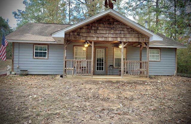 CornerStone Cabin sleeps 6 secluded on 28 acres
