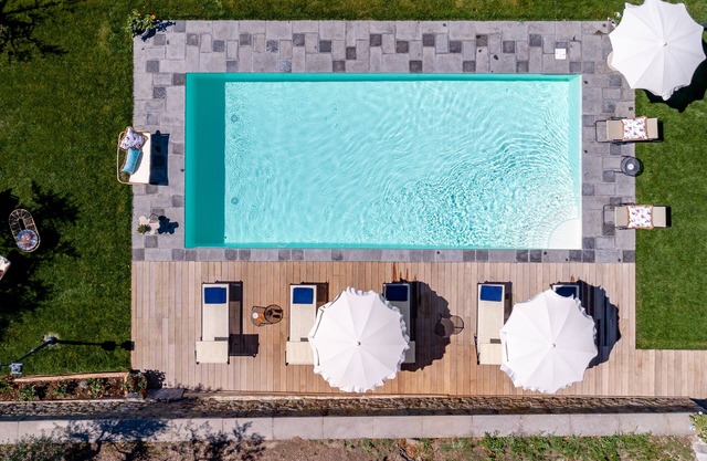 Corte della Luna, elegant villa with swimming pool surrounded by a suggestive olive grove