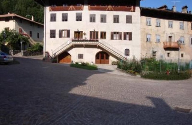 Corte Superiore: Typical dwelling in the upper Non Valley CIN IT022163B4Q5AL72XQ