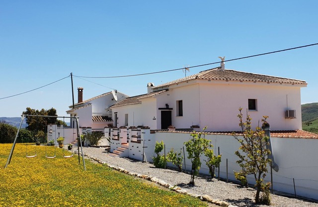 Cortijo el Chenil rural retreat, La Perrita