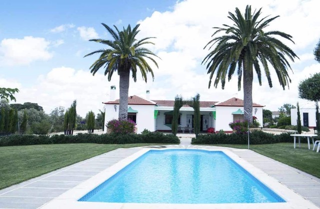 Cortijo Pedrera Tourist Farm House