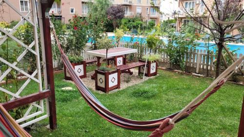 Cosmopolis - ap cu gradina si piscina