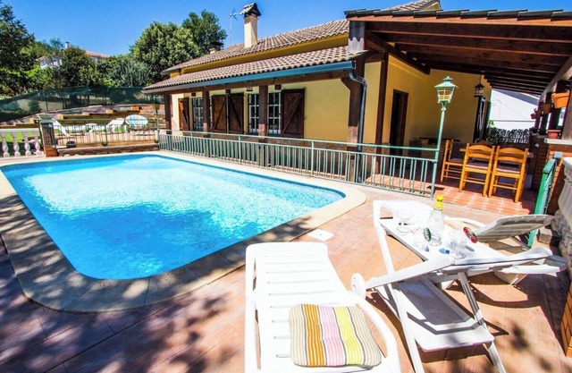 Costa Brava villa w/private pool and spacious garden