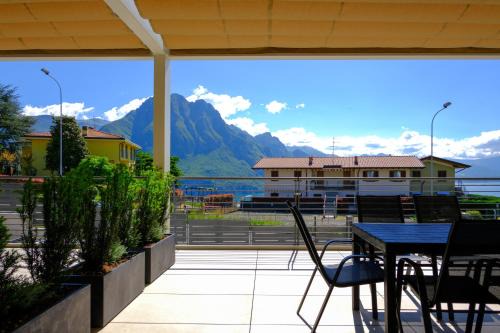 Costa Blu-Pool and Terrace with Lake View