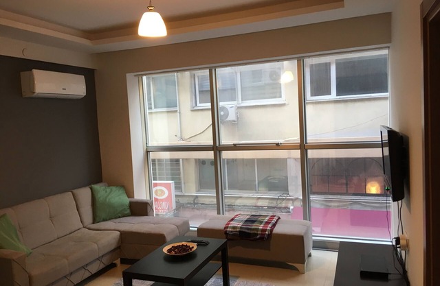 COSTY APARTMENT İN THE HEART OF BEAUTİFUL İZMİR