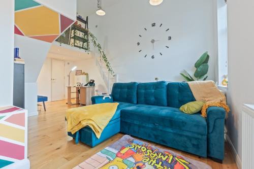 Cosy 1 BED w LOFT Sleeps 6 Close To Stations
