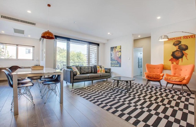 Cosy 1-Bedroom Apartment Close to the City