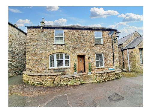 Cosy 17th Century Traditional Cottage