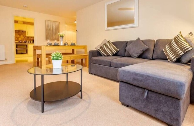 Cosy 2 bedroom Flat in Malvern - Hillbrook House 4