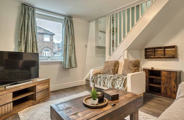Cosy 2BDR Trafford Cottage, Fits 5, EV charger, WIFI, Parking n