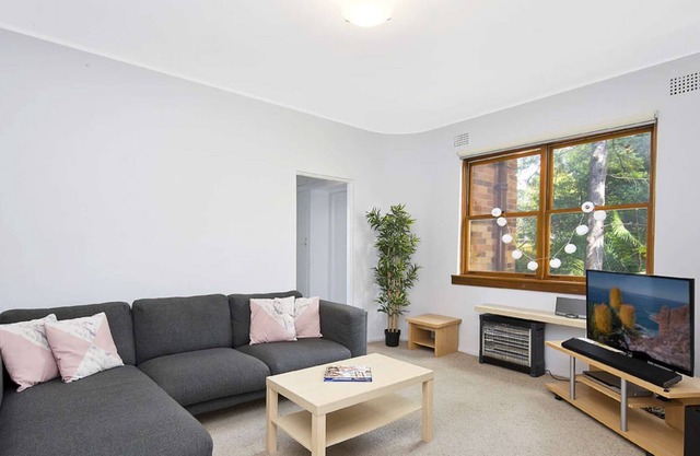 Cosy 2BR Apt plus Parking in Nth Sydney