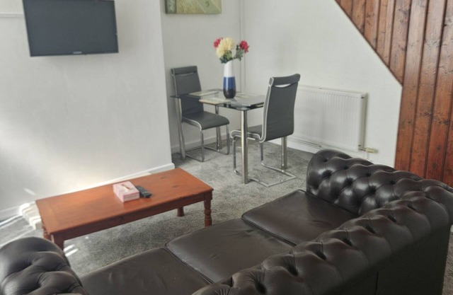 Cosy 3-Bed Bolton Retreat - Parking & Pet-Friendly