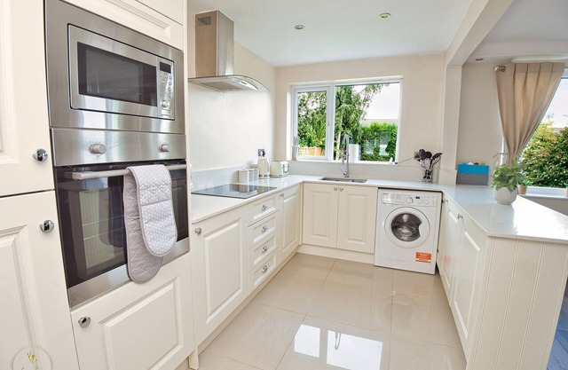 Cosy 3 Bed House*Off Road Parking*WiFi*