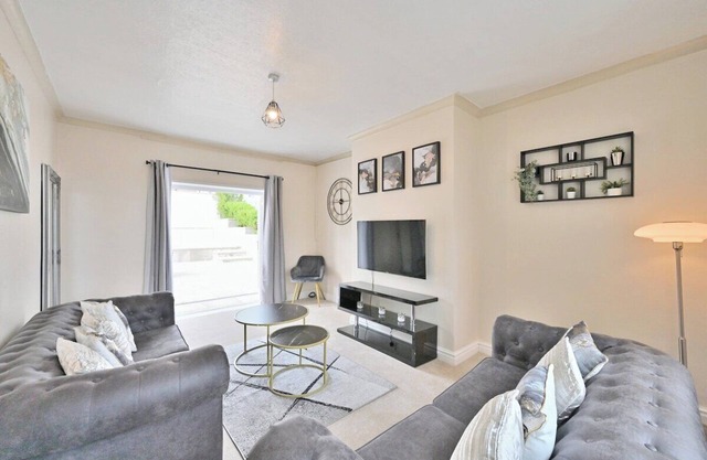Cosy 3 Bedroom house - Bolton