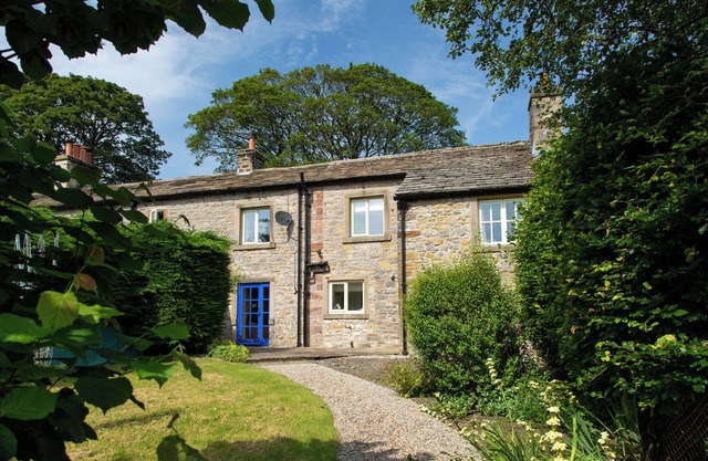 Cosy 5 person cottage in the heart of the dales with access to an award winning wellbeing resort
