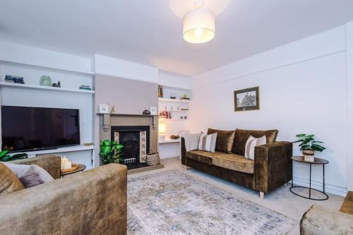 Cosy and Inviting Chester Home
