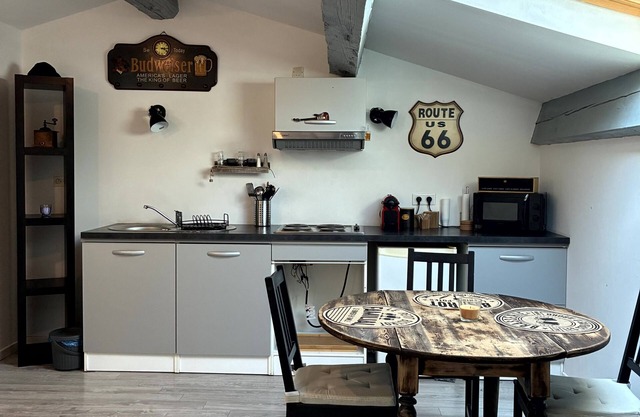 Cosy and relaxing atmosphere in St Zacharie, in the heart of the village.