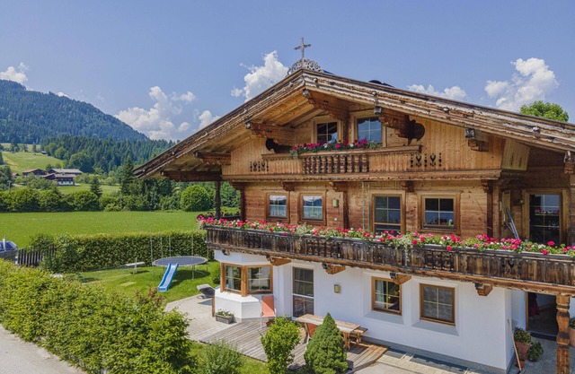 Cosy apartment with garden near ski area