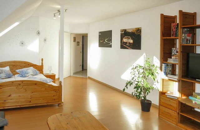 Cosy apartment for 5 guests with WIFI, TV, pets allowed and parking