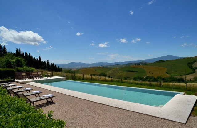 Cosy apartment for 4 people with pool, WIFI, TV, terrace, panoramic view and parking
