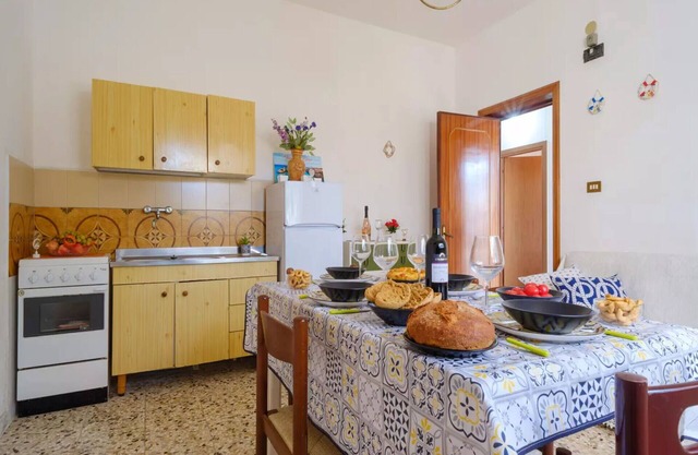 Cosy apartment in villa for 8 guests with WIFI, TV, panoramic view and parking, close to Lecce