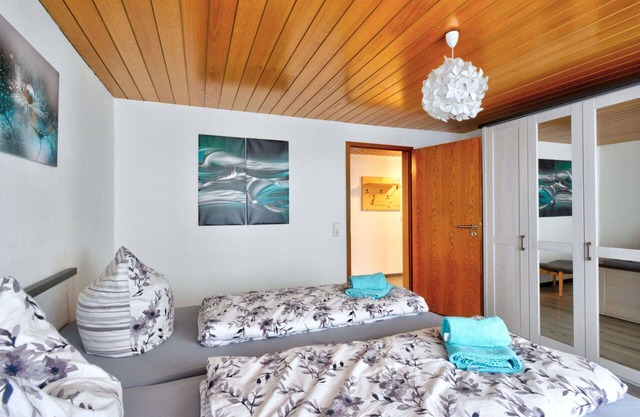 Cosy apartment for 4 guests with WIFI, TV, balcony, pets allowed and parking
