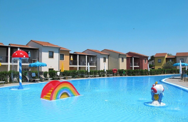 Cosy apartment for 6 people with pool, WIFI, A/C, TV, terrace and parking