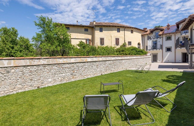 Cosy apartment for 4 guests with WIFI, A/C, TV, terrace, pets allowed and parking