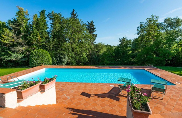 Cosy apartment in villa for 2 people with WIFI, pool, TV, terrace and parking