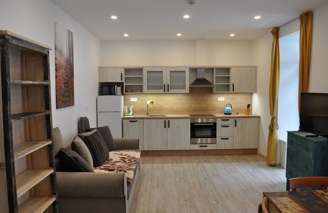 Cosy apartment for 6 people with hot tub, WIFI, TV, terrace and parking