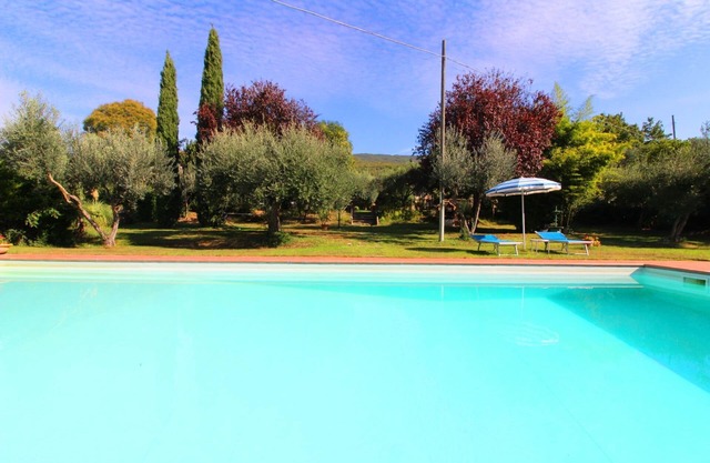 Cosy apartment for 6 guests with pool, WIFI, TV and parking