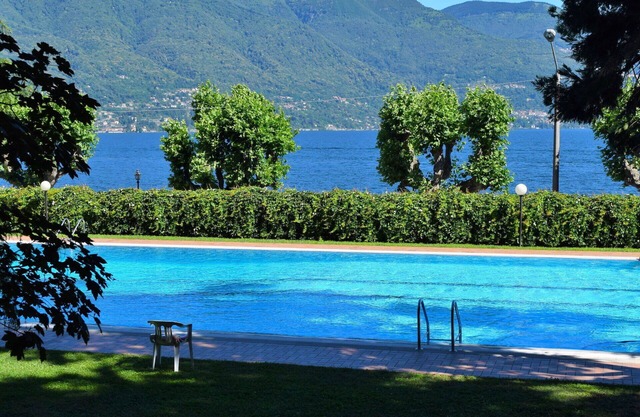 Cosy apartment for 6 guests with WIFI, pool, TV, patio and parking