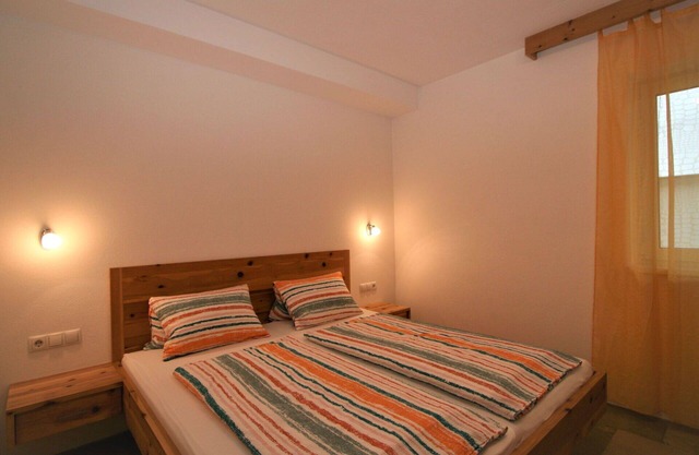 Cosy apartment for 4 guests with WIFI, TV, terrace and parking