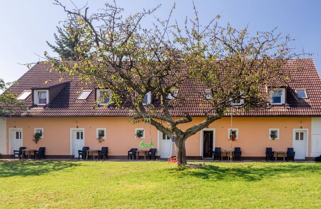 Cosy apartment for 5 people with WIFI, patio, pets allowed and panoramic view