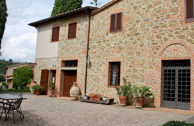 Cosy apartment in villa for 6 people with pool, WIFI, A/C, TV, terrace and parking