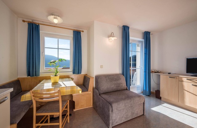 Cosy Apartment “Treyer 2 Typ A” with Mountain View, Balcony & Garden