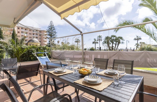 Cosy apartment for 7 guests with WIFI, TV, terrace, pets allowed and parking