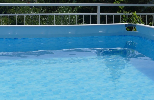 Cosy apartment for 6 people with private pool, WIFI, TV, pets allowed and parking