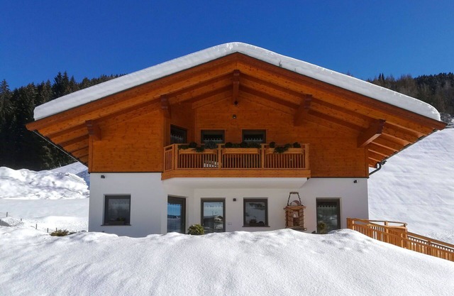 Cosy apartment for 4 guests with WIFI, TV, terrace and parking